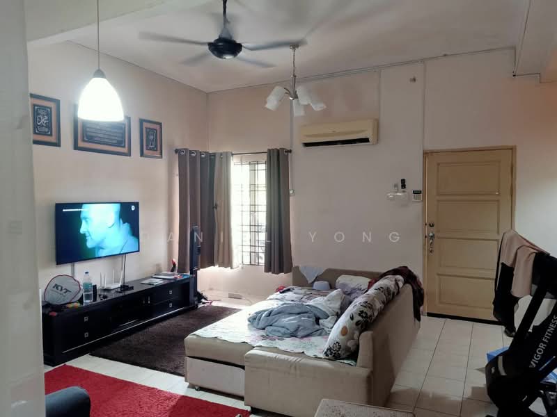 Rumah Kluster untuk Dijual di Bukit Mahkota (Bangi) - Daniel Yong - Living Room - PropertyGuru.com.my