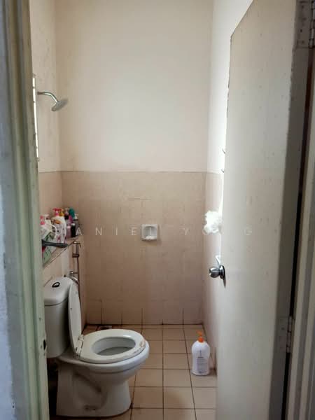 Rumah Kluster untuk Dijual di Bukit Mahkota (Bangi) - Daniel Yong - Bathroom - PropertyGuru.com.my