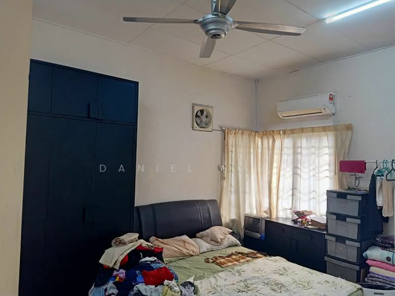 Rumah Kluster untuk Dijual di Bukit Mahkota (Bangi) - Daniel Yong - Bedroom - PropertyGuru.com.my