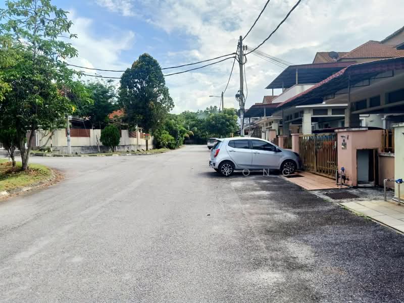 Rumah Kluster untuk Dijual di Bukit Mahkota (Bangi) - Daniel Yong - Exterior - PropertyGuru.com.my