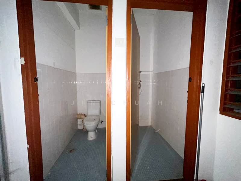 Shop / Office for Rent in Bandar Baru Air Itam (Ayer Itam) - Jin Chuah - Bathroom - PropertyGuru.com.my