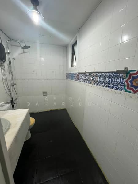 Condominium for Rent at Pantai HillPark 1 - Afiqah Baharuddin - Bathroom - PropertyGuru.com.my