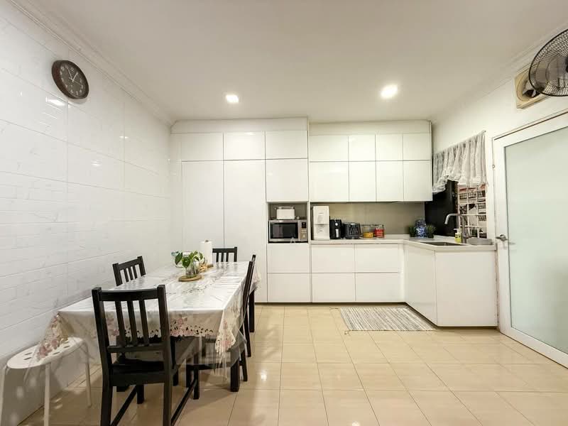 2-storey Terraced House for Sale in Taman Putra Perdana (Puchong) - Azira Ahmad - Kitchen - PropertyGuru.com.my