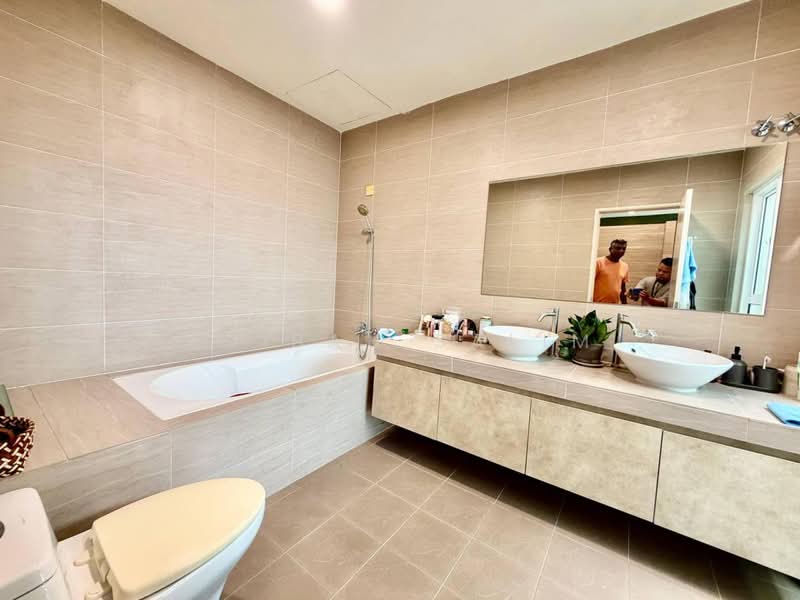 Rumah Teres 2 Tingkat untuk Dijual di Cyberjaya (Selangor) - Adibah Salim - Bathroom - PropertyGuru.com.my
