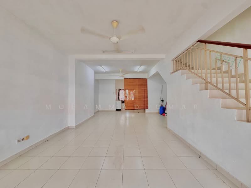 Rumah Teres 2 Tingkat untuk Dijual di Bandar Rinching Seksyen 6 (Semenyih) - Mohammad Omar - Living Room - PropertyGuru.com.my