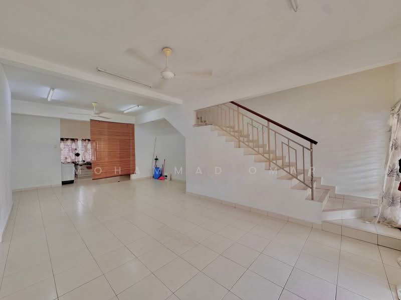 Rumah Teres 2 Tingkat untuk Dijual di Bandar Rinching Seksyen 6 (Semenyih) - Mohammad Omar - Living Room - PropertyGuru.com.my