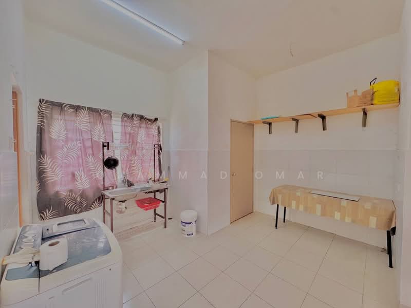 Rumah Teres 2 Tingkat untuk Dijual di Bandar Rinching Seksyen 6 (Semenyih) - Mohammad Omar - Kitchen - PropertyGuru.com.my