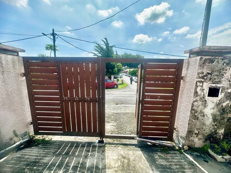 1-storey Terraced House for Sale in Petaling Jaya (Selangor) - Hanif Hanz - Exterior - PropertyGuru.com.my
