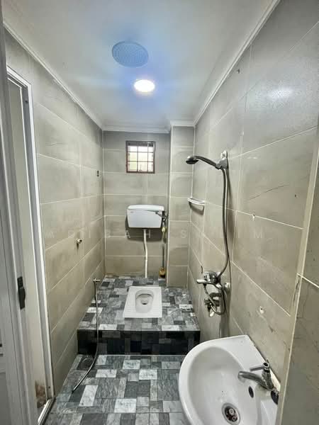 Rumah Teres 2 Tingkat untuk Dijual di TAMAN PUCHONG UTAMA (Puchong) - Adibah Salim - Bathroom - PropertyGuru.com.my