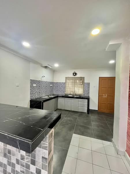 Rumah Teres 2 Tingkat untuk Dijual di TAMAN PUCHONG UTAMA (Puchong) - Adibah Salim - Kitchen - PropertyGuru.com.my