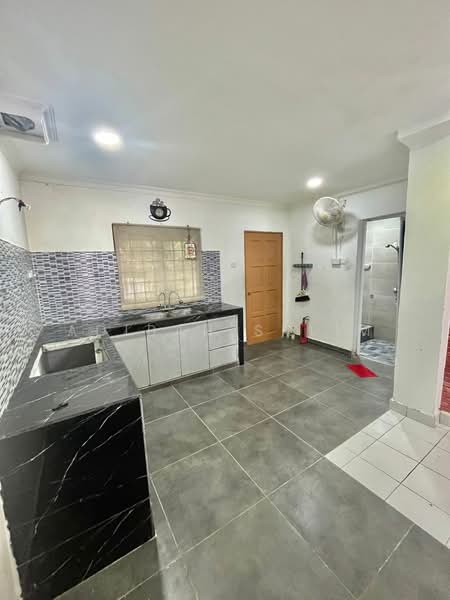 Rumah Teres 2 Tingkat untuk Dijual di TAMAN PUCHONG UTAMA (Puchong) - Adibah Salim - Kitchen - PropertyGuru.com.my
