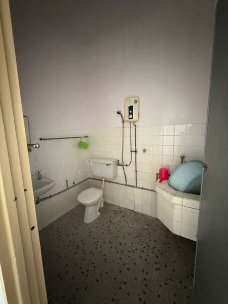 Rumah Berkembar untuk Disewa di Tanjung Tokong (Penang) - Lim Seok Cheng - Bathroom - PropertyGuru.com.my
