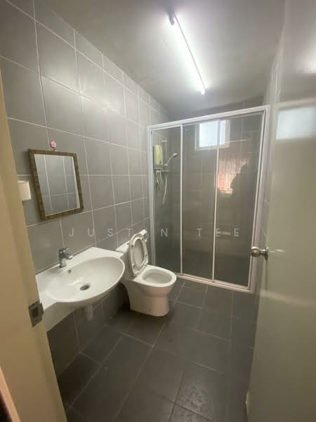 Service Residence for Rent at Savanna Executive Suite @ Southville City - Justin Tee - Bathroom - PropertyGuru.com.my