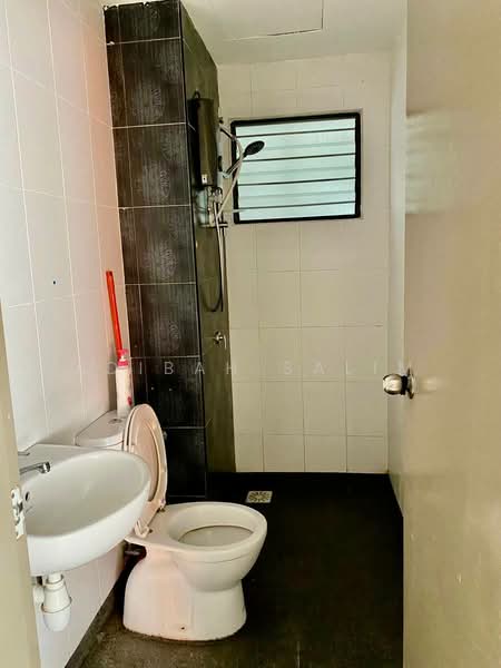 Kondominium untuk Dijual di Ameera Residence - Adibah Salim - Bathroom - PropertyGuru.com.my