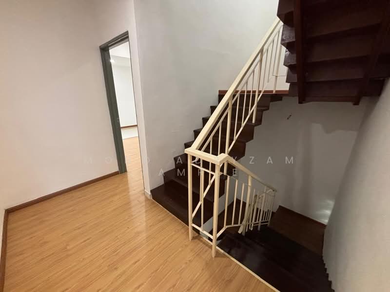 2.5-storey Terraced House for Sale in Taman Chi Liung (Klang) - Mohd Adryzam - Corridor - PropertyGuru.com.my