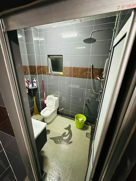 Rumah Teres 2 Tingkat untuk Dijual di Taman Sri Putri (Skudai) - Daniel Yong - Bathroom - PropertyGuru.com.my
