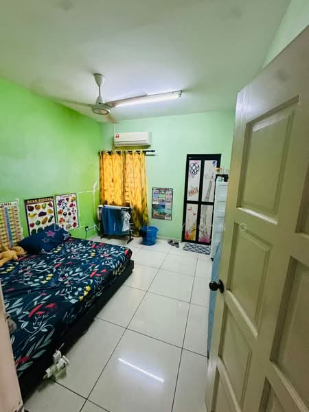 Rumah Teres 2 Tingkat untuk Dijual di Taman Sri Putri (Skudai) - Daniel Yong - Bedroom - PropertyGuru.com.my
