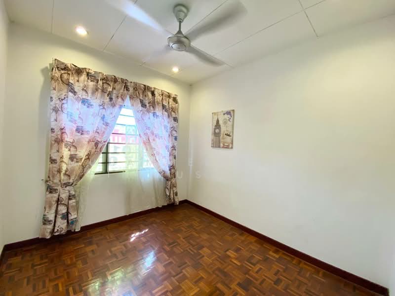 2-storey Terraced House for Sale in Bandar Tasik Kesuma (Beranang) - Muhammed Nazri bin Mustapha - Bedroom - PropertyGuru.com.my