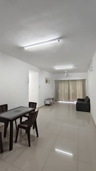 Servis Apartment untuk Disewa di Rubica @ Harbour Place - Mike Kuar - Living Room - PropertyGuru.com.my