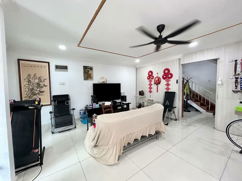 2-storey Terraced House for Sale in Teluk Pulai (Klang) - Mohd Adryzam - Living Room - PropertyGuru.com.my
