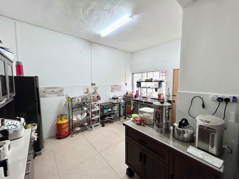2-storey Terraced House for Sale in Teluk Pulai (Klang) - Mohd Adryzam - Kitchen - PropertyGuru.com.my
