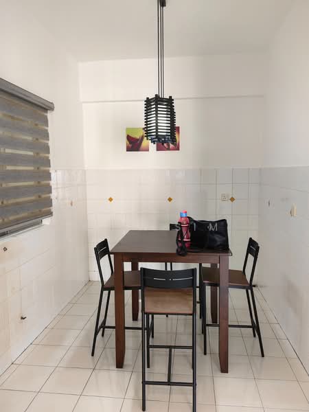 Kondominium untuk Disewa di Putra Place Condominium - Ryan Sim - Dining Room - PropertyGuru.com.my