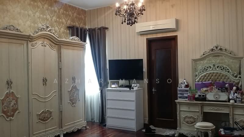 Bungalow for Sale in Bukit Jelutong (Shah Alam) - Azhar Mansor - Bedroom - PropertyGuru.com.my