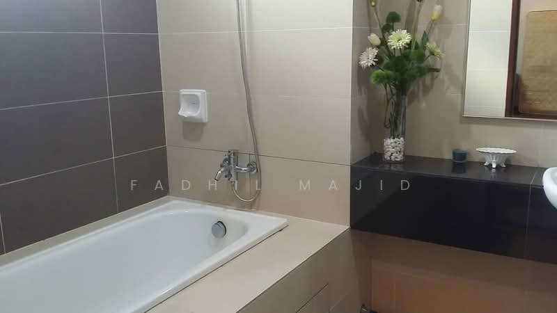 Rumah Berkembar untuk Dijual di Bukit Jelutong (Shah Alam) - Fadhil Majid - Bathroom - PropertyGuru.com.my