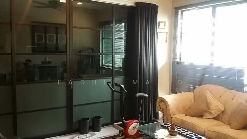 Rumah Berkembar untuk Dijual di Bukit Jelutong (Shah Alam) - Fadhil Majid - Living Room - PropertyGuru.com.my