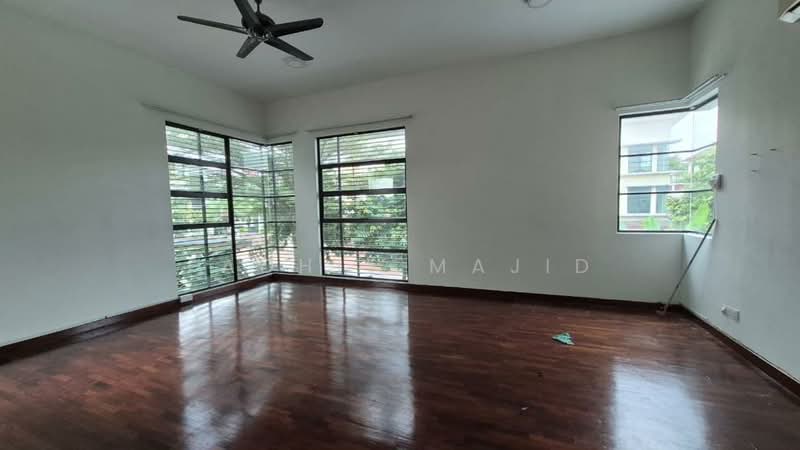 Rumah Berkembar untuk Dijual di Bukit Jelutong (Shah Alam) - Fadhil Majid - Living Room - PropertyGuru.com.my