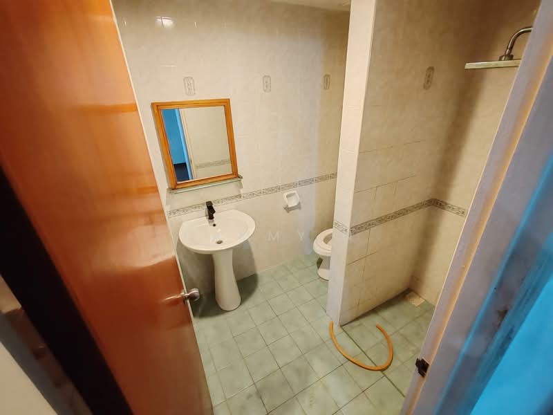 Rumah Teres 3 Tingkat untuk Dijual di Taman Tasik Indah Mewah (Batu) - Cammy N - Bathroom - PropertyGuru.com.my