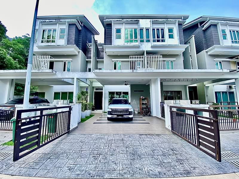 3-storey Terraced House for Sale in Bandar Rinching (Semenyih) - Alif Saad - PropertyGuru.com.my