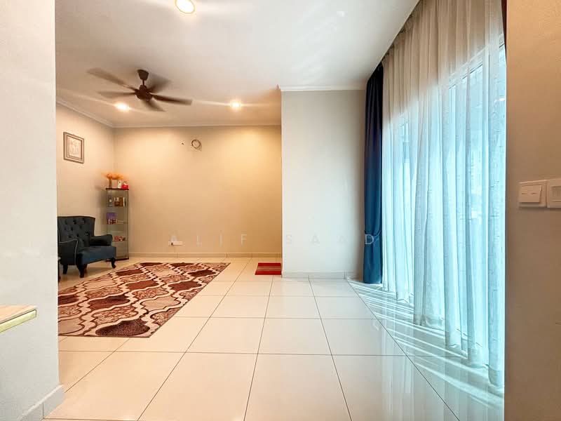3-storey Terraced House for Sale in Bandar Rinching (Semenyih) - Alif Saad - PropertyGuru.com.my