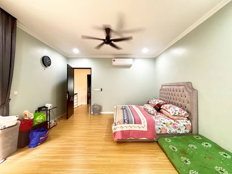 3-storey Terraced House for Sale in Bandar Rinching (Semenyih) - Alif Saad - PropertyGuru.com.my