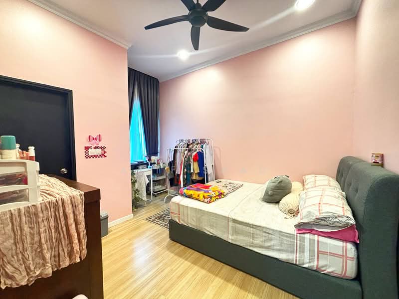 3-storey Terraced House for Sale in Bandar Rinching (Semenyih) - Alif Saad - PropertyGuru.com.my