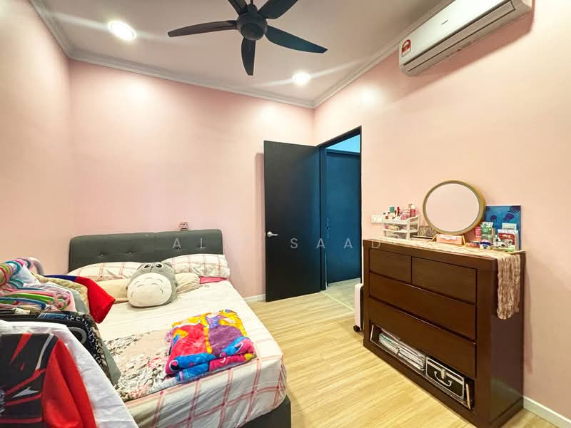 3-storey Terraced House for Sale in Bandar Rinching (Semenyih) - Alif Saad - PropertyGuru.com.my