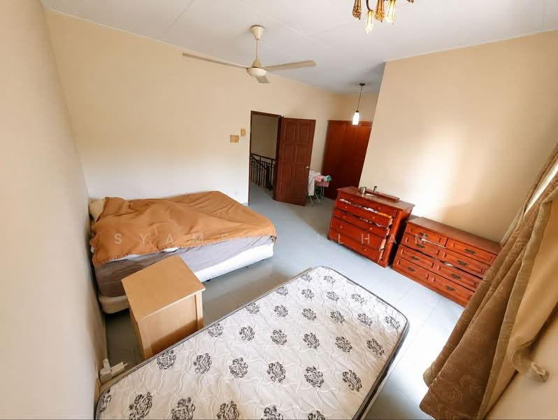 2-storey Terraced House for Sale in Presint 9 (Putrajaya) - Syamsul Ilham - Bedroom - PropertyGuru.com.my