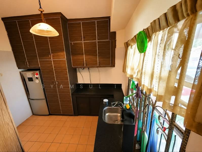 2-storey Terraced House for Sale in Presint 9 (Putrajaya) - Syamsul Ilham - Kitchen - PropertyGuru.com.my