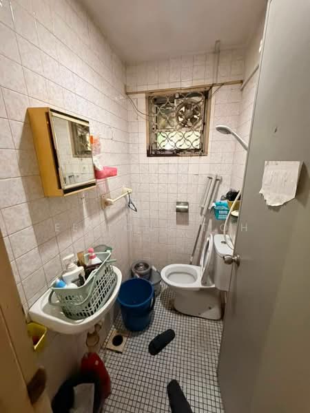 Rumah Berkembar untuk Dijual di Taman Iskandar (Johor Bahru) - Ee Fong Toh - Bathroom - PropertyGuru.com.my