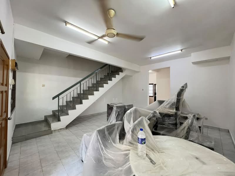 2-storey Terraced House for Rent in Taman Setia Indah (Tebrau) - Kim . - Living Room - PropertyGuru.com.my