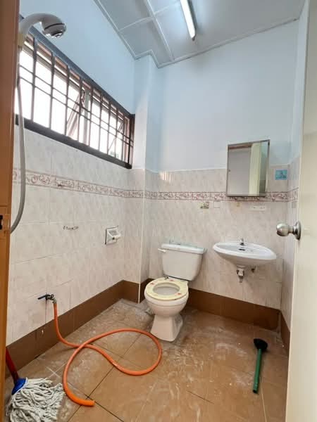 2-storey Terraced House for Rent in Taman Setia Indah (Tebrau) - Kim . - Bathroom - PropertyGuru.com.my