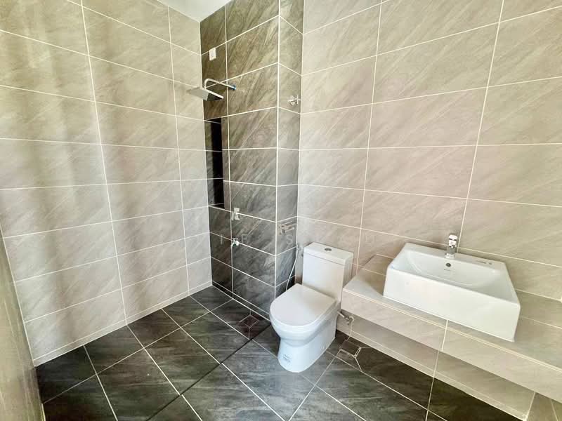 Rumah Teres 2 Tingkat untuk Dijual di Shah Alam (Selangor) - Alif Saad - Bathroom - PropertyGuru.com.my