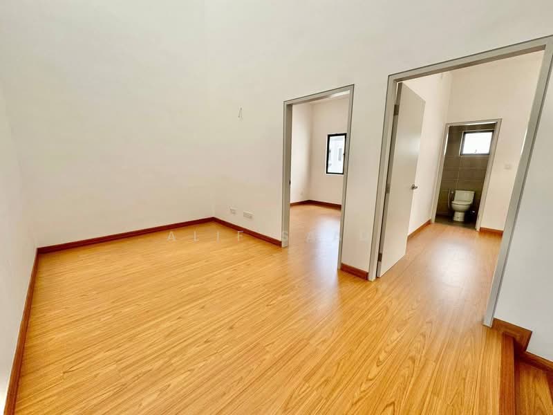 Rumah Teres 2 Tingkat untuk Dijual di Shah Alam (Selangor) - Alif Saad - Bathroom - PropertyGuru.com.my