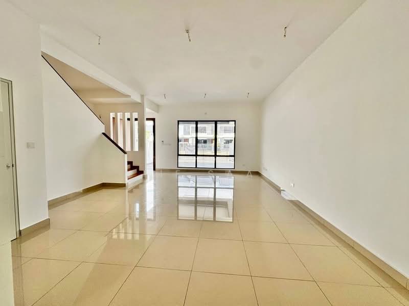 Rumah Teres 2 Tingkat untuk Dijual di Shah Alam (Selangor) - Alif Saad - Living Room - PropertyGuru.com.my