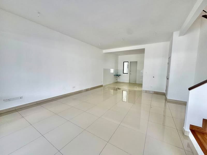Rumah Teres 2 Tingkat untuk Dijual di Shah Alam (Selangor) - Alif Saad - Living Room - PropertyGuru.com.my