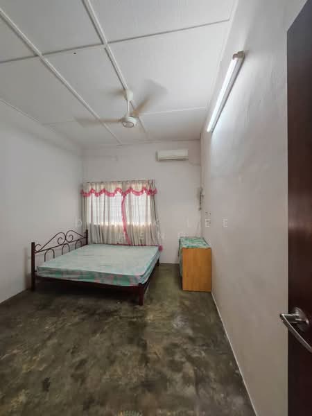 1-storey Terraced House for Sale in Taman Boon Bak (Ipoh) - Datuk Lee Heng - Bedroom - PropertyGuru.com.my