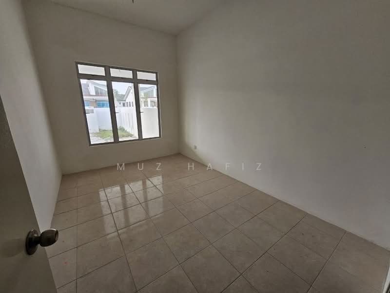 Rumah Teres 1 Tingkat untuk Dijual di Taman Srikandi (Telok Panglima Garang) - Muz Hafiz - PropertyGuru.com.my