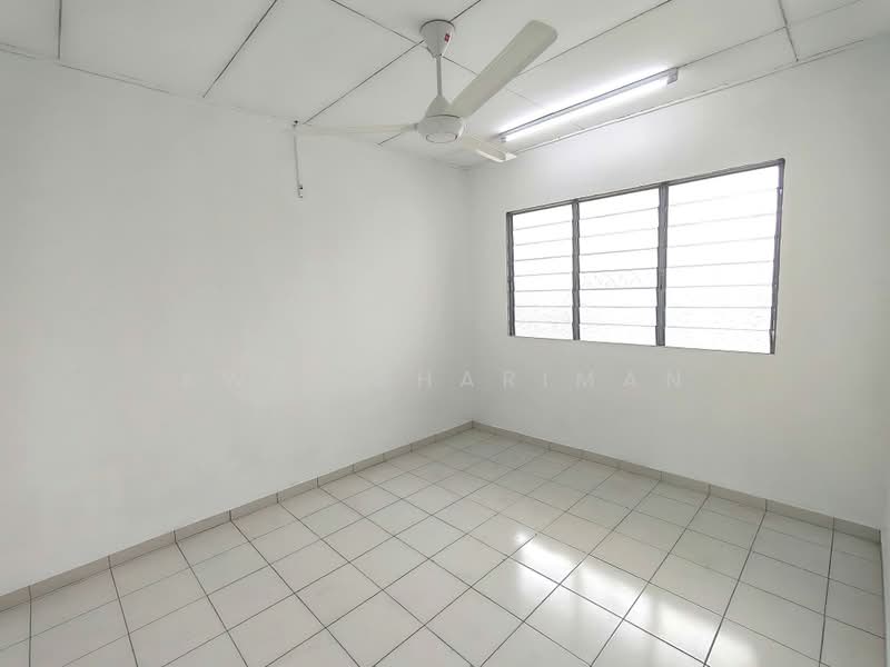 Rumah Flat untuk Dijual di Flat PKNS Section 17 Shah Alam - Awie Shariman - Interior - PropertyGuru.com.my