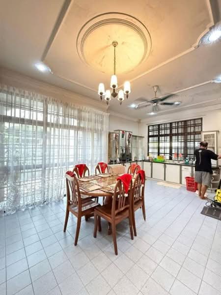 Semi-Detached House for Sale in Taman Gembira (Klang) - CH LEE - Dining Room - PropertyGuru.com.my