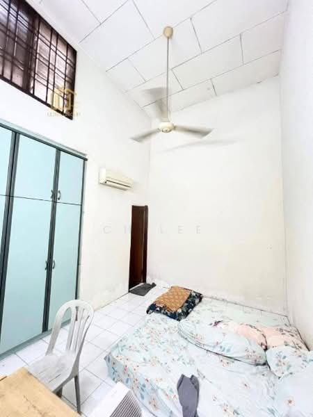 Semi-Detached House for Sale in Taman Gembira (Klang) - CH LEE - Bedroom - PropertyGuru.com.my